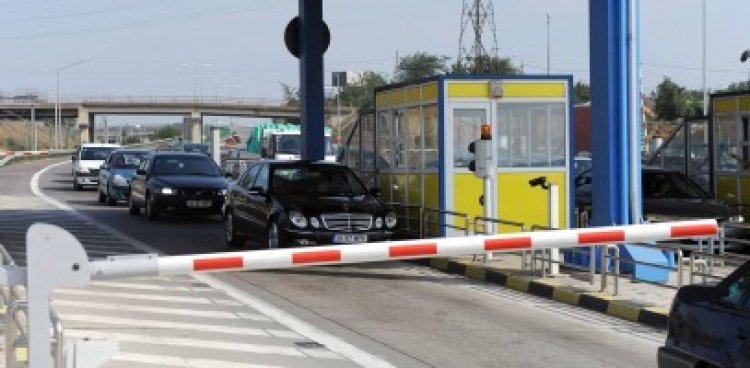 Atenţie, şoferi! Taxele de trecere a podurilor Giurgeni-Vadu Oii şi Feteşti-Cernavodă se scumpesc cu 1 leu